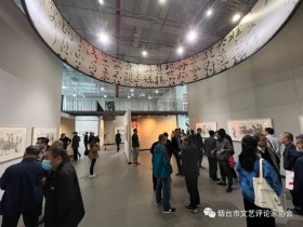 “王阔海新汉画水墨艺术展”在亚东柒号文创园烟台工业博物馆开展