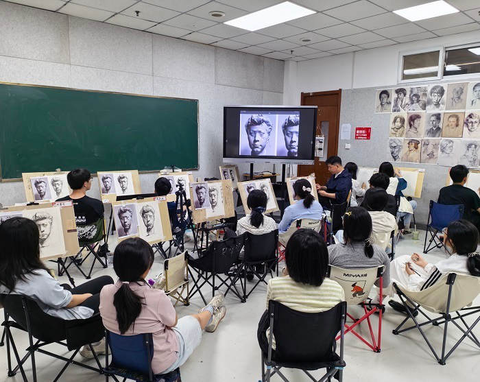 2026年西安高一美术生怎么规划？基础班选对，高三联考校考才接得住