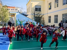 昆明艺术职业学院组织师生关心“一老一小”助力乡村振兴